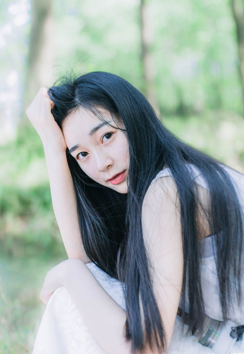 别抱怨生活的无聊生活嘛，就是无聊中自己找些乐子。我可以被打败但我不允许自己爬不起来。